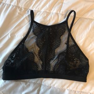 Victoria’s Secret Black lace hi-neck bralette M